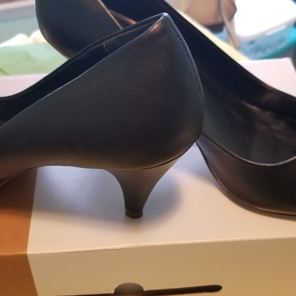 Black Professional heels - Picture 5 of 6